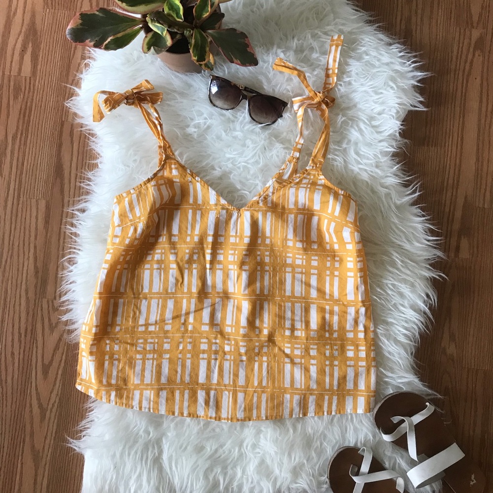 Universal Thread Yellow Top